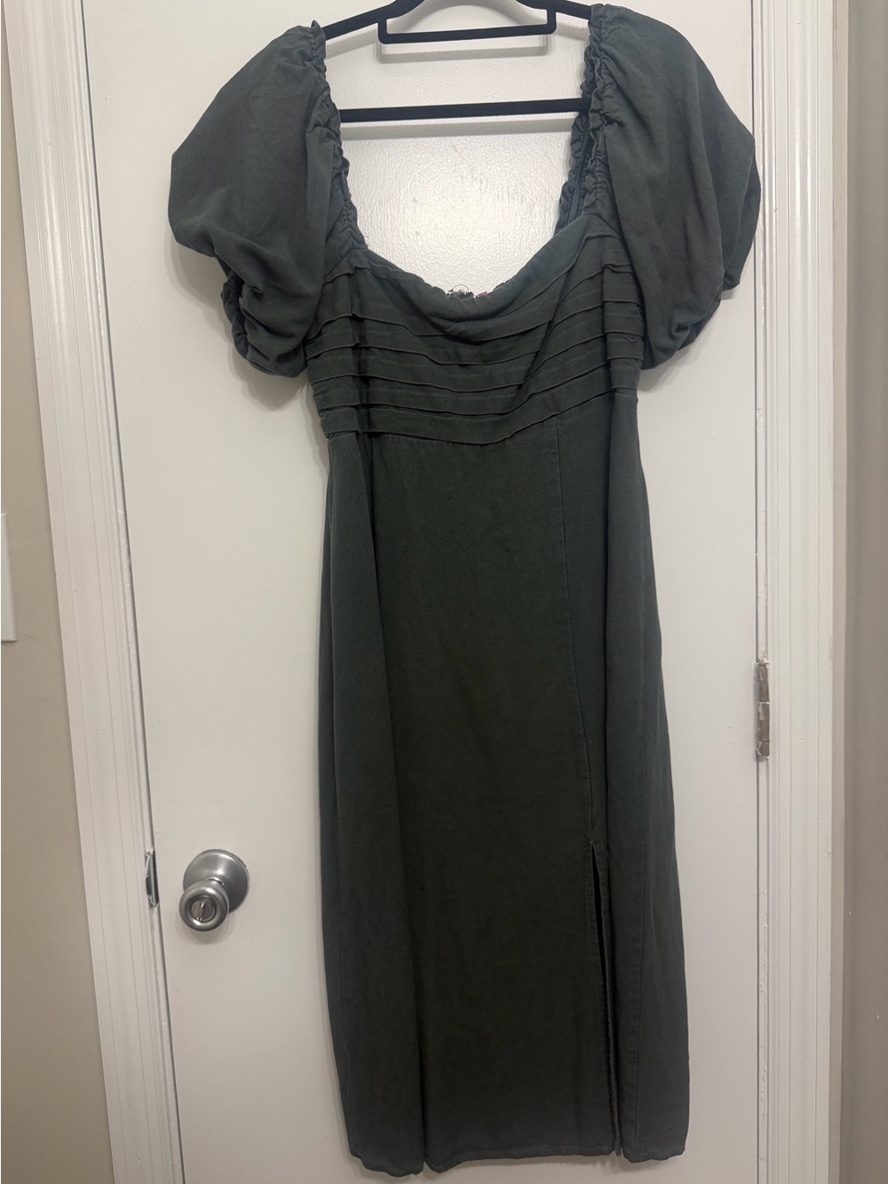 Francesca's Collections Olive Puff-Sleeve Midi Dress